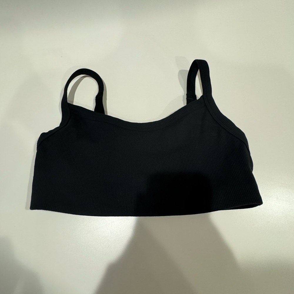 Black ribbed aerie sports bra